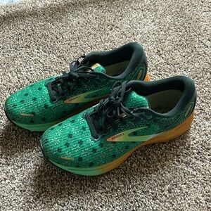 Like New Brooks Ghost Shamrock Gym Shoes